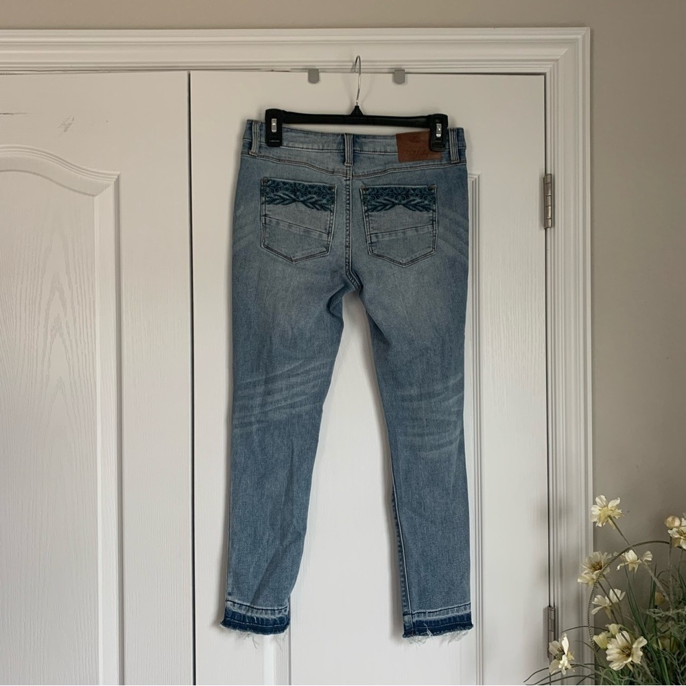 Embroidered Raw Hem Jeans - Picture 10 of 14